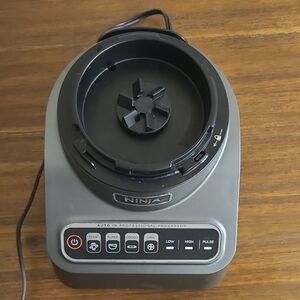 Ninja Auto-iQ Professional Processor Base - Minimally Used, Great Condition